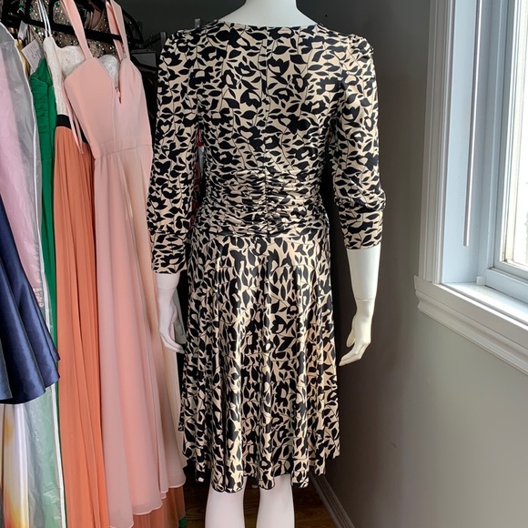 Bcbg Casual Dress Womens Floral print Black Beige Fit and Flare Medium New - Picture 5 of 6